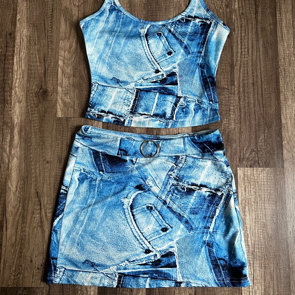 Amy Sehab Blue Denim Cirque Women's Two-Piece Set
Top xsmall
Skirt small
Nwot